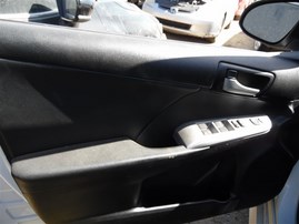 2014 Toyota Camry SE White 2.5L AT #Z22867